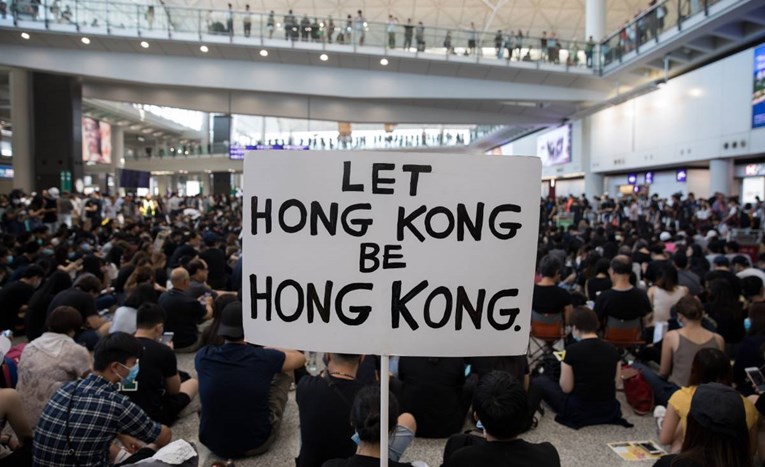 Kina o prosvjedima u Hong Kongu: ”Ovo su već znakovi terorizma”